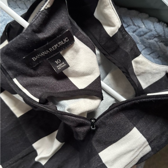 Banana Republic Dresses & Skirts - Banana Republic Black and White Midi Dress